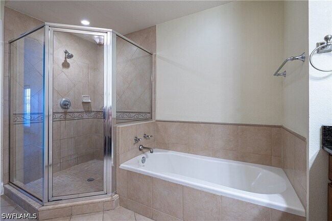Building Photo - 1362 Centre Ct Ridge Dr