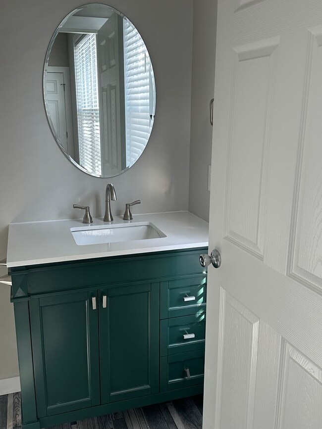 Building Photo - Short term lease. New Construction 4BR/4.5BA Great Location!