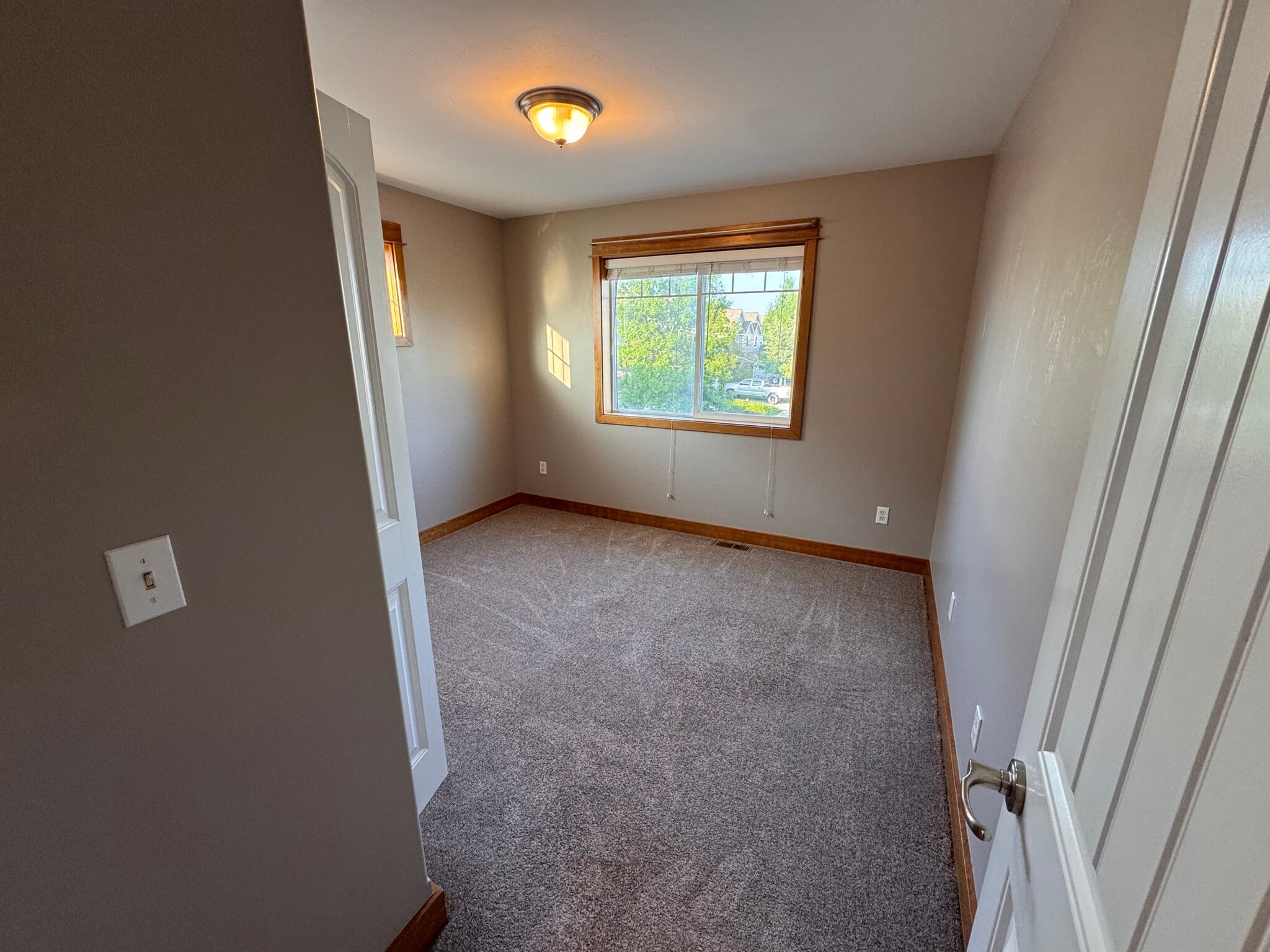 Bedroom 1 - 5485 Glenellen Dr