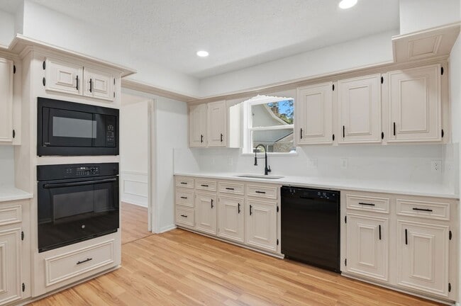 Building Photo - 17807 Asphodel Ln