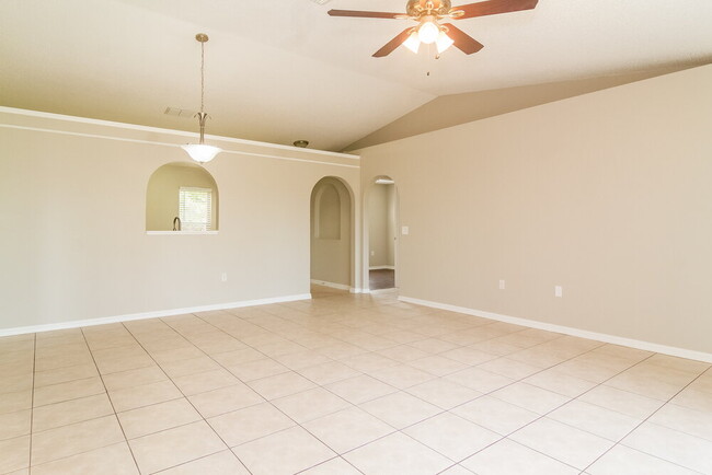 Building Photo - 4429 Stonemeadow Dr