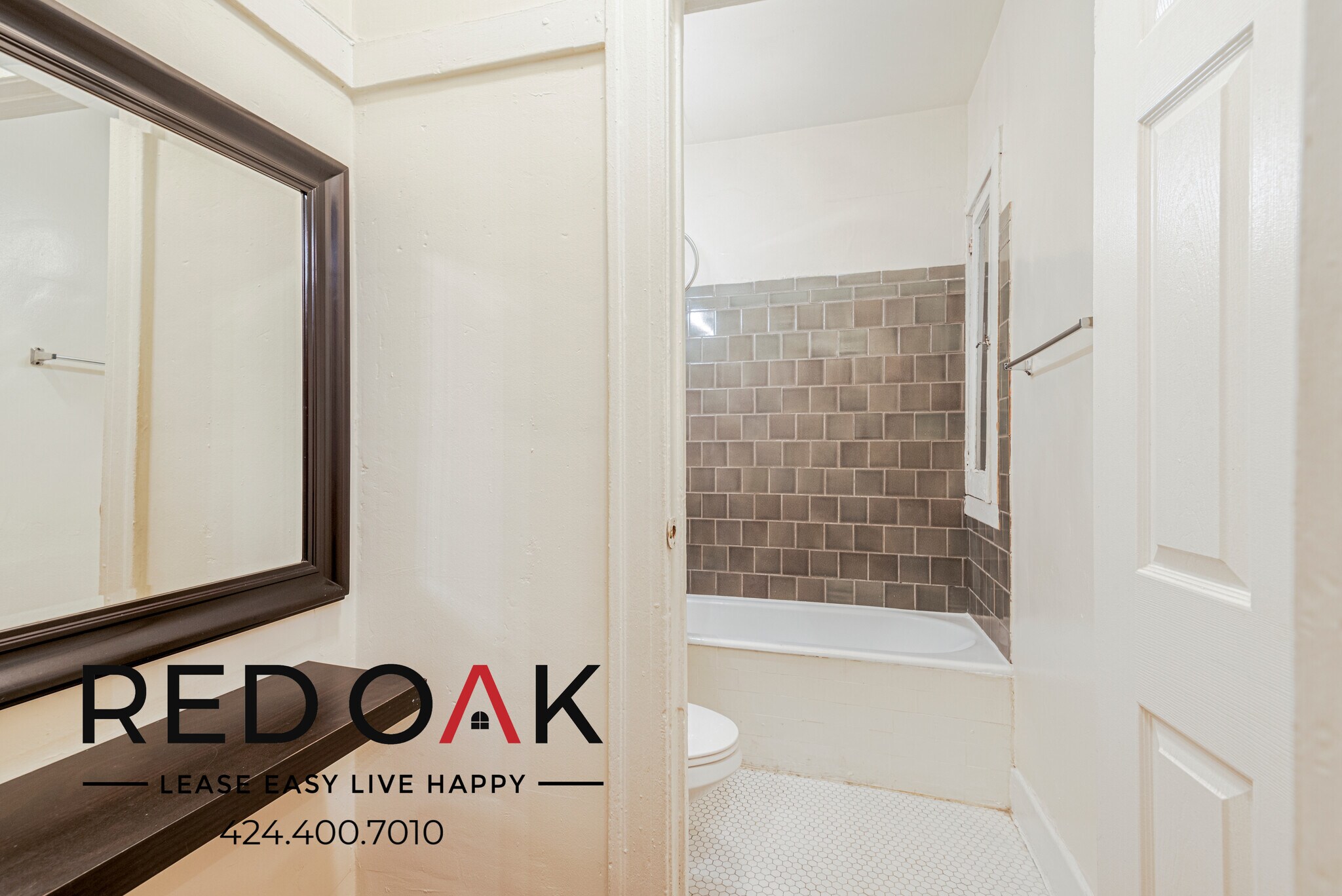 Building Photo - 532 S Coronado St