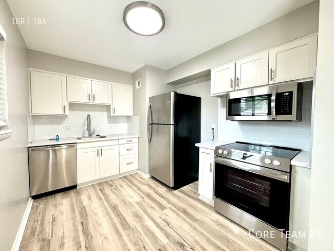 Primary Photo - 1132 W 41st-4W