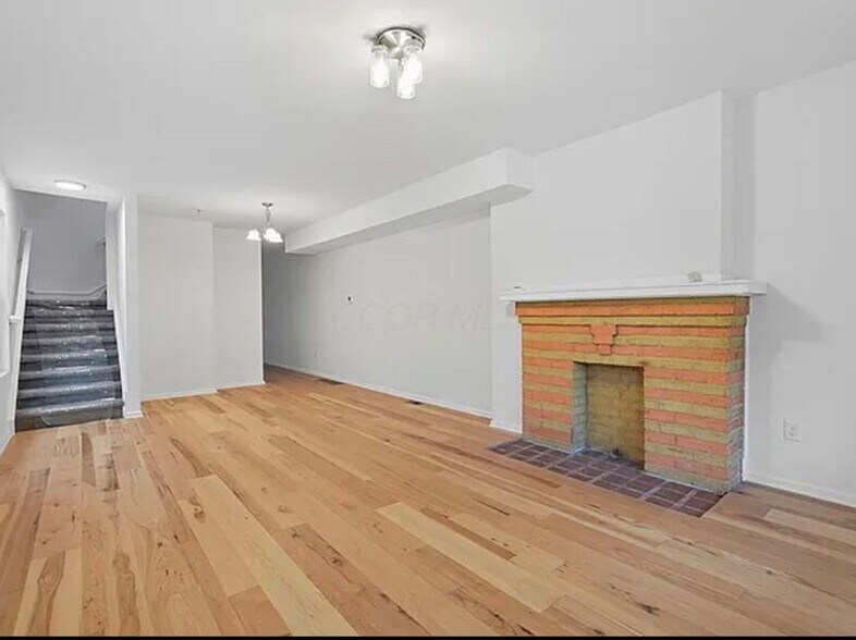 Building Photo - 782 Seymour Ave