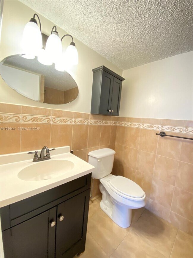 Building Photo - 17051 NE 35th Ave