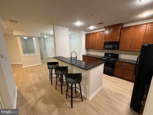 Building Photo - 407 Carson Terrace