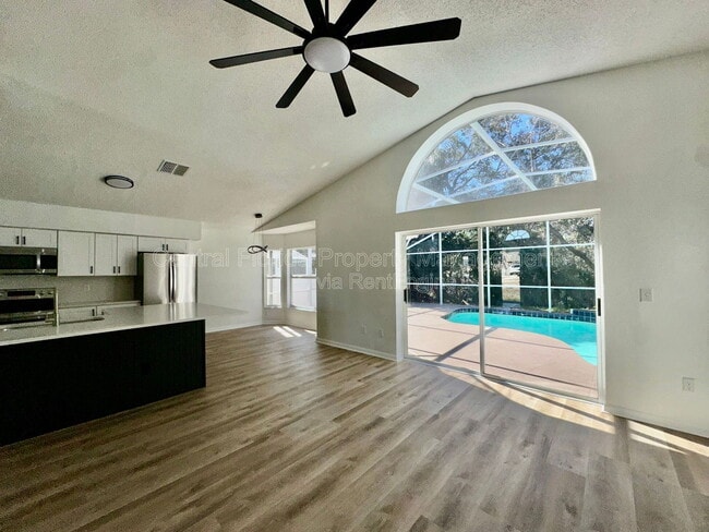 Building Photo - 3032 Bloomsbury Dr