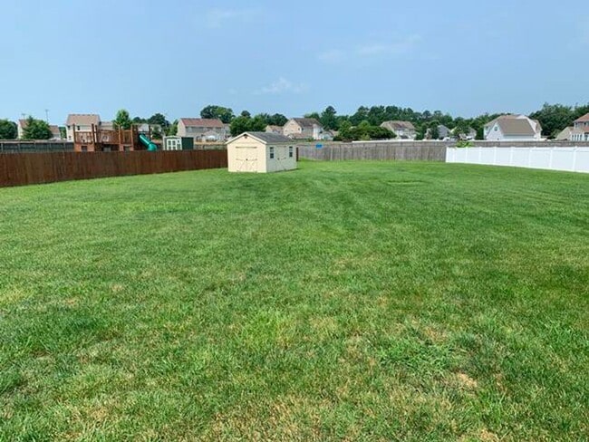Building Photo - Creekside Estate Moyock Rental