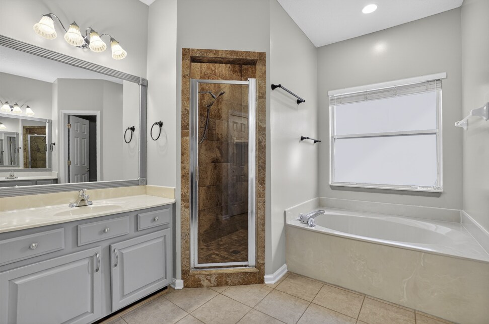 Building Photo - 1601 Majestic View Ln