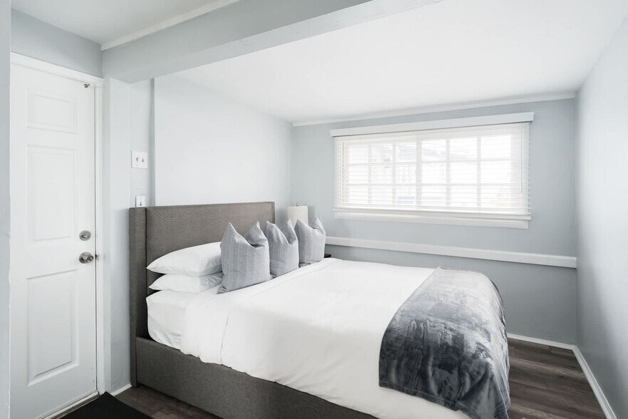 Building Photo - 2470 Union St