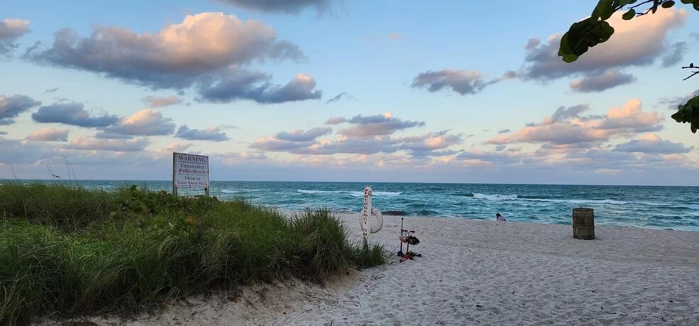 Building Photo - 8966 Collins Ave