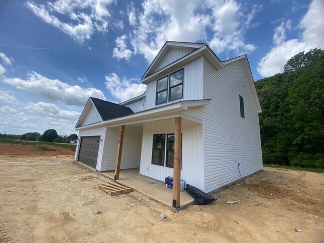 Building Photo - "Daugherty Rural Retreat"