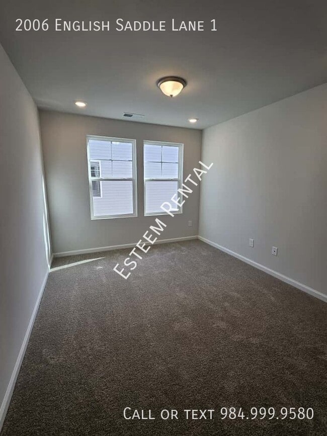 Building Photo - 2006 English Saddle Ln