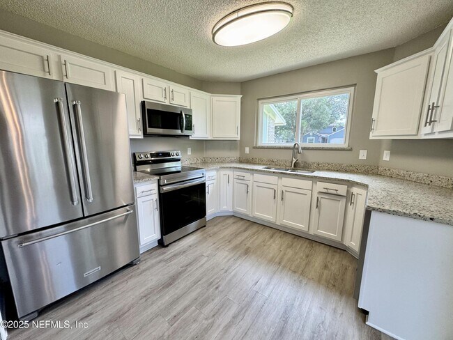 Building Photo - 3625 Lumberjack Way
