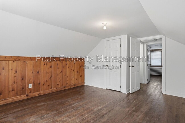 Building Photo - 3022 Grayland Ave