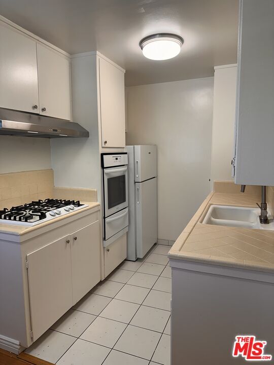 Building Photo - 5411 S Centinela Ave
