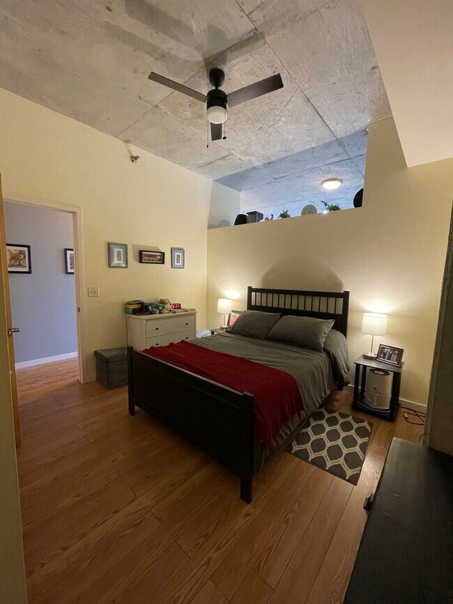 Building Photo - 1620 S Michigan Ave