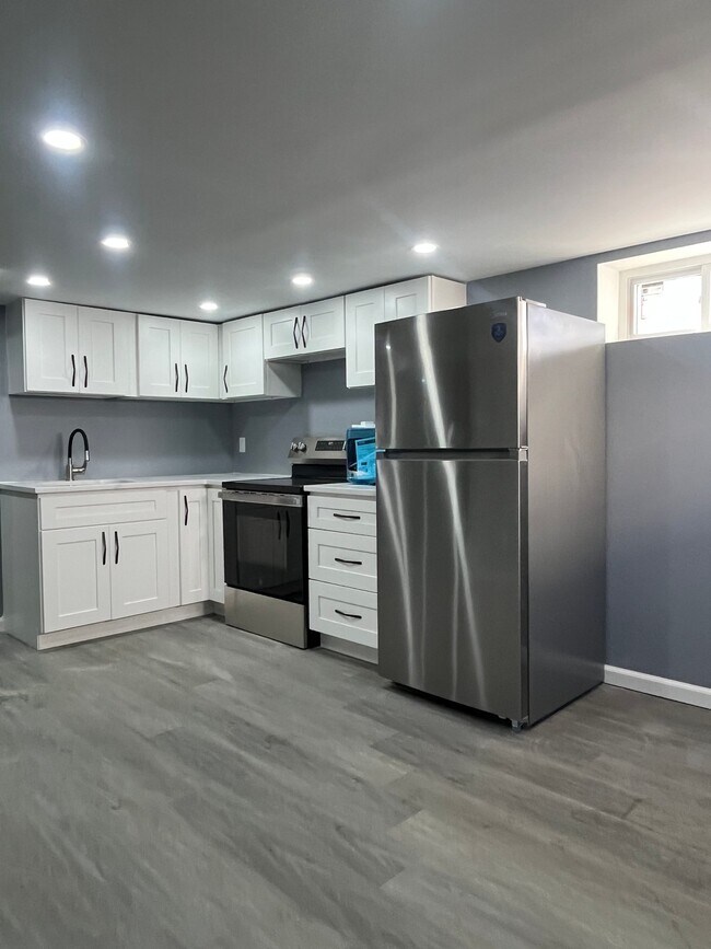 Building Photo - 268 Wavecrest Dr