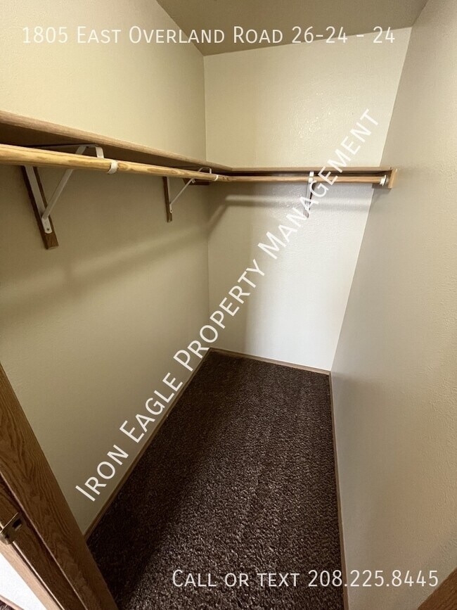 Building Photo - 1805 E Overland Rd