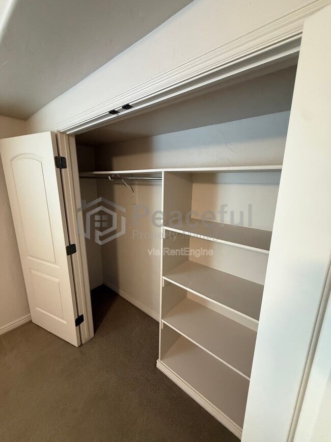 Building Photo - 5386 Emmeline Dr