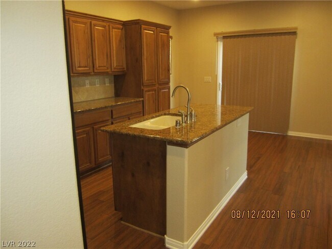 Building Photo - 10582 Verona Wood St