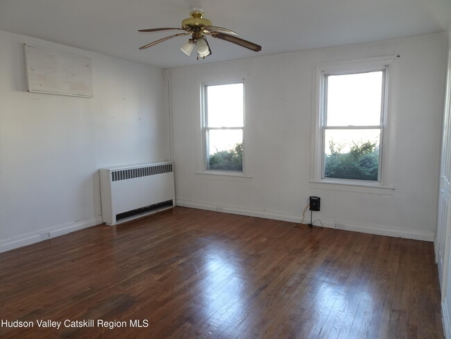 Building Photo - 349 State St