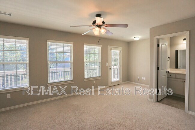 Building Photo - 626 N Tennyson Ln
