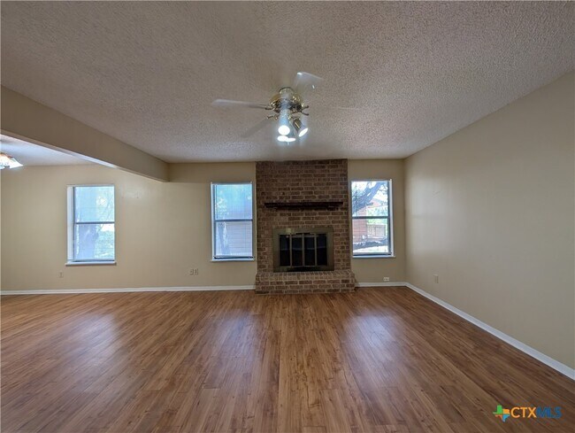 Building Photo - 929 Ohio Ave