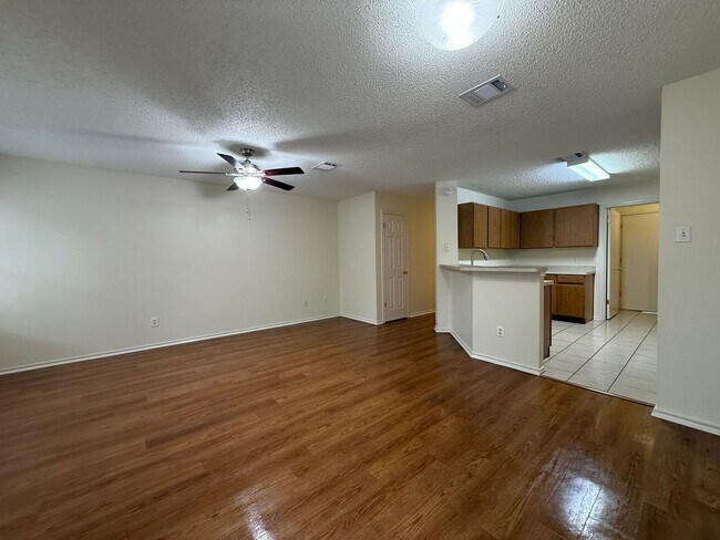 Building Photo - Schreiber Properties1 (2304 Granberry Dr)