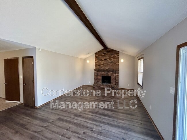 Building Photo - 1024 Jana Dr