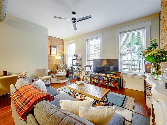 Building Photo - Condo in Italianate building in Over-the-R...