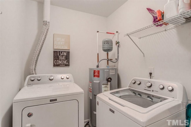 Building Photo - Fantastic 3 Story Townhome in East Raleigh...