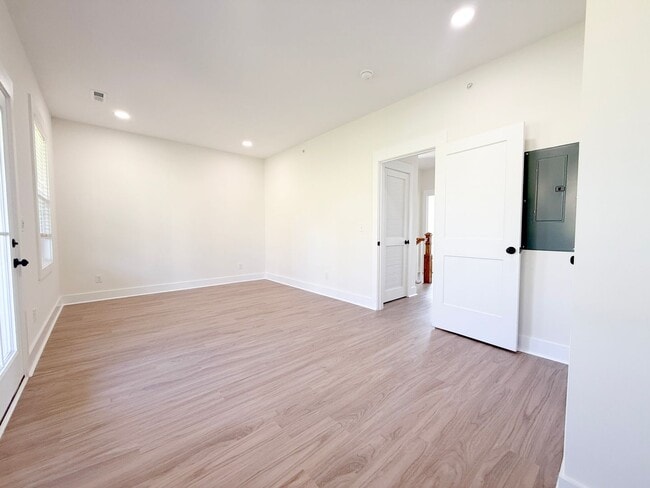 Building Photo - Crofton Style | Spacious 4-Bedroom Highbury Home with Pool and Pickleball Court