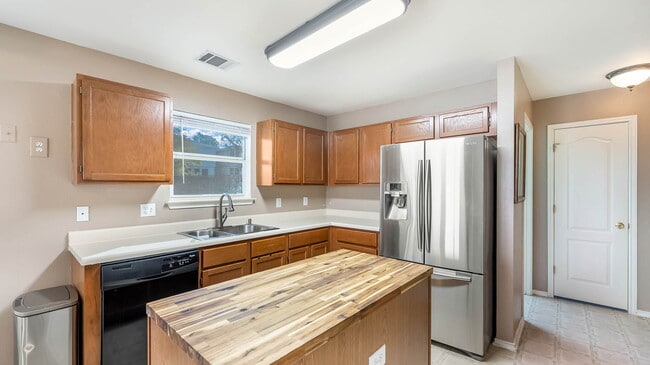 Building Photo - 638 Coral Harbor