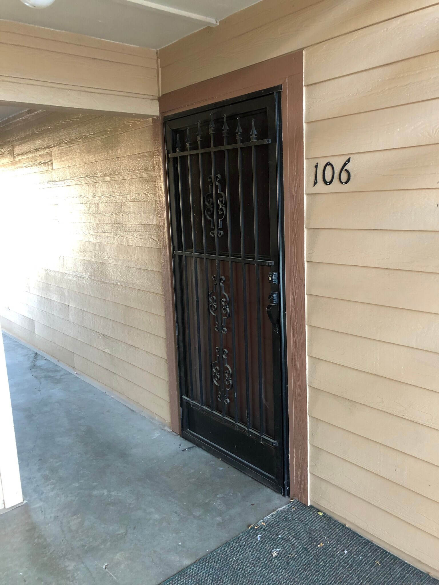 Building Photo - 7395 E Eastman Ave