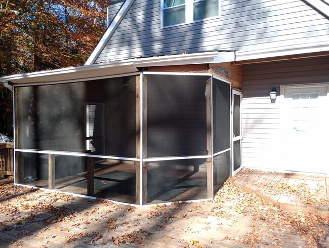 Building Photo - 3 Bedroom, 3 Bath Single Family Home for Rent