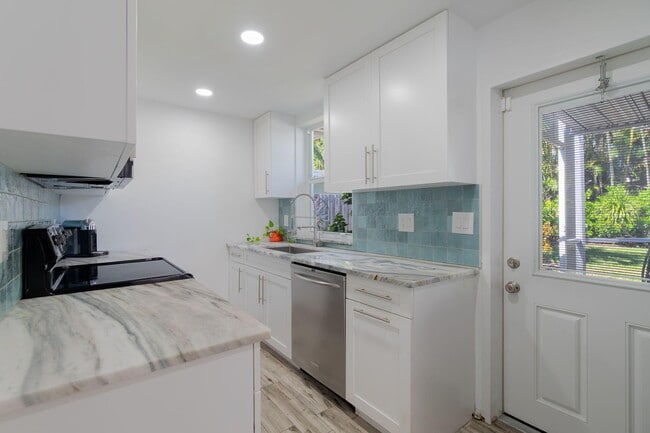 Building Photo - 651 Ocean Inlet Dr