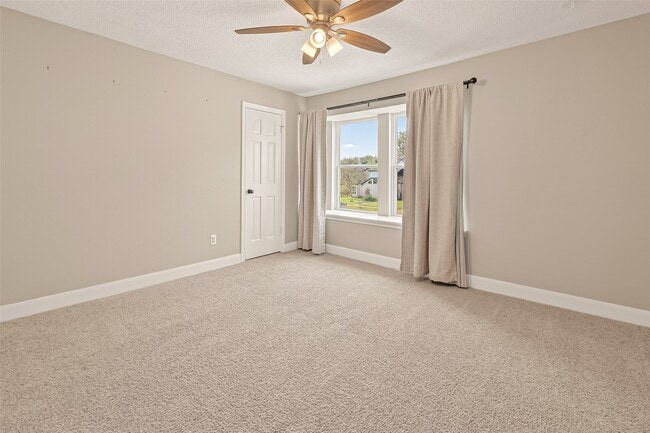 Building Photo - 1709 Coles Farm Dr