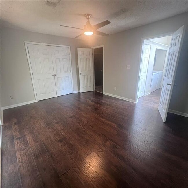 Building Photo - 3045 Steeplechase Dr