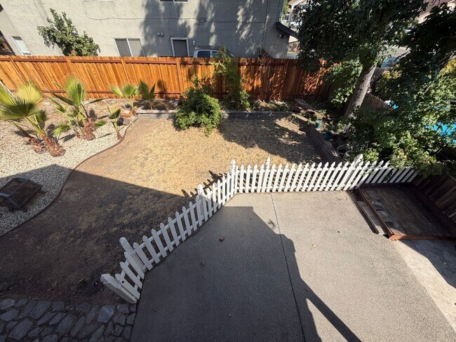 Building Photo - 8420 Oak Flat Way