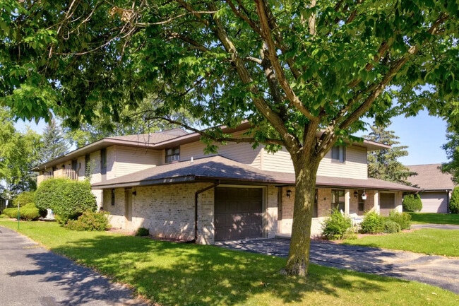 Building Photo - Spencer Village Apartments-Appleton