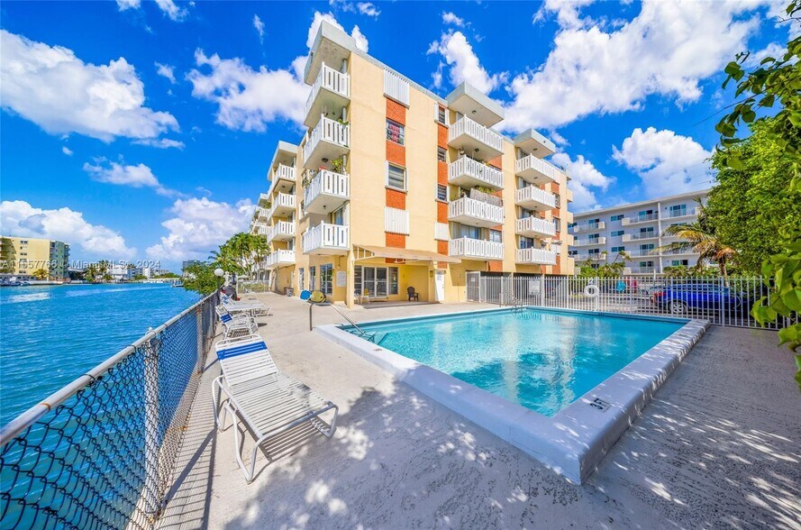 Building Photo - 7900 Tatum Waterway Dr