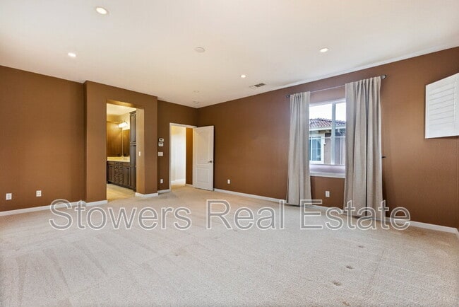 Building Photo - 2512 Piccadilly Cir