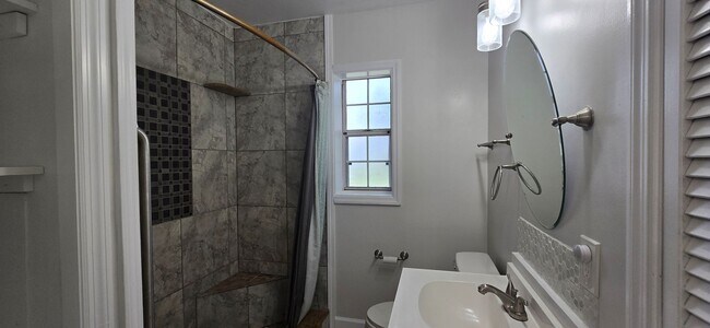 Building Photo - Coming Soon Lake Shore Single Family Home