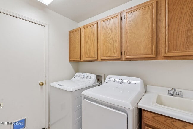 Building Photo - 3095 Fairwood Dr