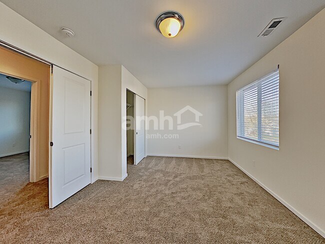 Building Photo - 20510 5th Ave Ct E