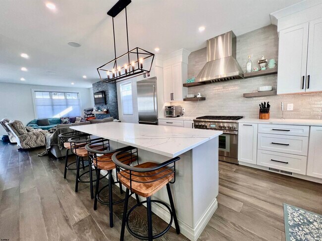 Building Photo - 16 A S Fredericksburg Ave