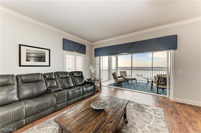 Building Photo - 14813 Laguna Dr