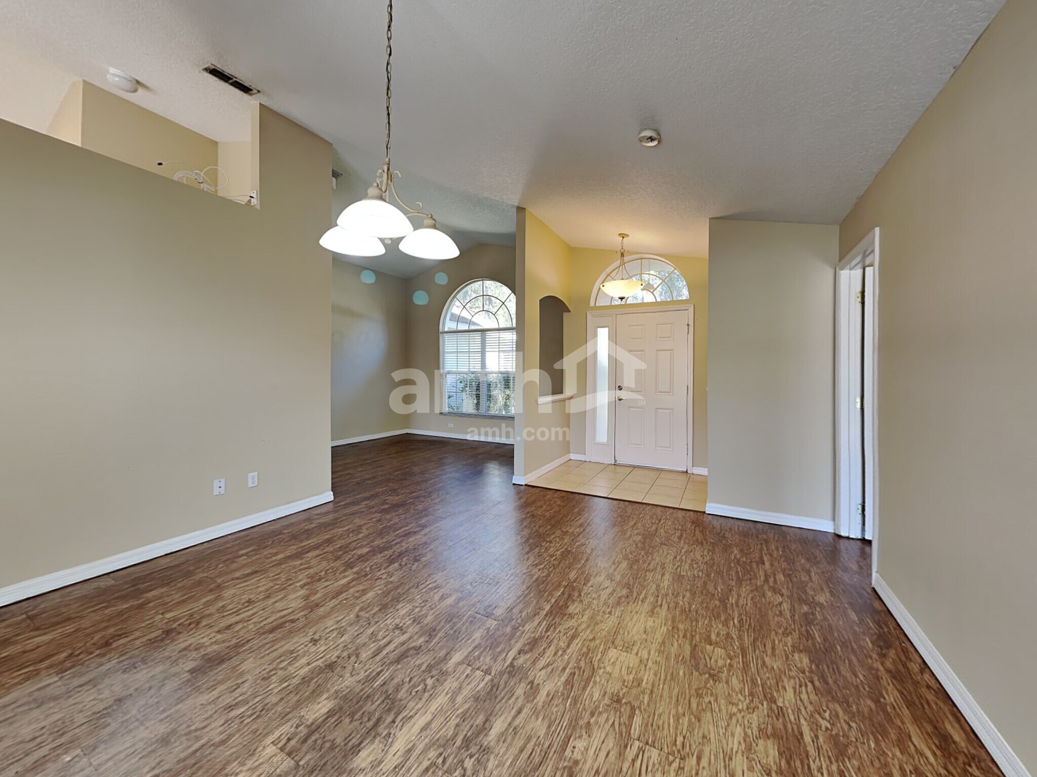 Building Photo - 2041 Ancient Oak Dr