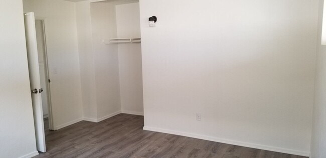 Building Photo - 3541 Tecumseh Dr